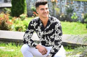 Get all the lyrics to songs by culita sterp and join the genius community of music scholars to learn the meaning behind the lyrics. Foto Fratele Lui CuliÈ›Äƒ Sterp BÄƒiat De CasÄƒ È™i Modest Cu Ce IÈ™i OcupÄƒ Timpul Iancu Sterp Spynews Ro