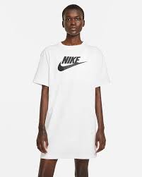 Constituting or being part of the nature or essence of. Nike Sportswear Essential Damenkleid Nike Be