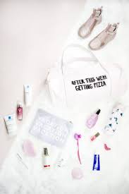 Yoga Clothes Whats In My Gym Bag Stylesprinter Com Sponsored By Steripod Ad Thepodl Yoga Clothes Gym Bag Essentials My Gym