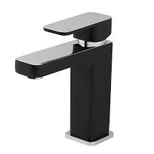 Une salle de bains en black white galerie photos d article 9 22. Mitigeur De Lavabo Noir Goodhome Pazar Castorama