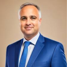 Odwaga, pewność siebie, determinacja, elastyczność, realizacja marzeń i  dążenie do celu... To bez wątpienia cechy wszystkich naszych Absolwentów,  którzy nigdy nie przestaną nas pozytywnie zaskakiwać!…