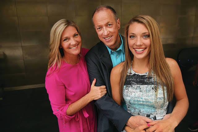 Wife says Kelly beats oral cancer again
