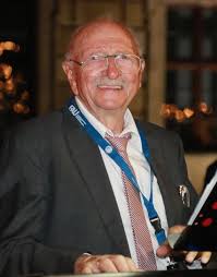 Er bringt nicht nur das Erlanger Schlossgartenfest zum Swingen: Frankens  berühmter Jazzpianist Thomas Fink ist 85!