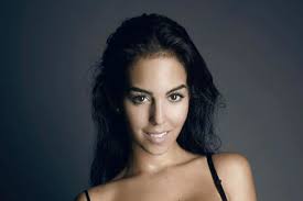 Currently, the portuguese superstar remains in a relationship with spanish model georgina rodriguez. Georgina Rodriguez Age Height Bio Photo Cristiano Ronaldo 2021