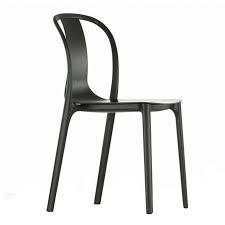 Certaines de nos chaises en plastique sont équipées d'un petit coussin très moelleux pour un confort encore plus. Chaise Belleville Noire The Conran Shop