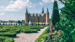 From wikimedia commons, the free media repository. Frederiksborg Castle Frederiksborg