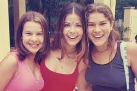 Confira a biografia, os detalhes de seus 23 anos de carreira e todas as notícias sobre descubra toda a carreira de fernanda souza. Samara Felippo Tira Do Bau Foto Ao Lado De Famosas Feita Ha 18 Anos 20 04 2017 Uol Tv E Famosos