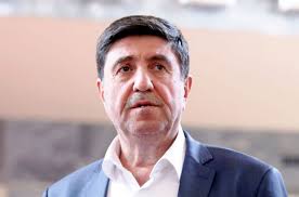 Babası sedat peker ile birleşik arap emirlikleri'nde yaşayan celalhan peker, twitter'dan yaptığı açıklamada, öz yurdunda garipsin öz vatanında parya. Hdp Li Tan Dan Sedat Peker In Oglu Hakkinda Soru Onergesi Gundem Haberleri