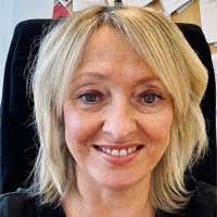 Tracy Warwick's Instagram, Twitter & Facebook