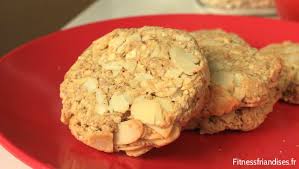 Biscuits Vegan 4 Ingredients Avoine Pomme Amandes Huile De Coco Fitnessfriandises Fr Biscuit Vegan Biscuits Complets Biscuits