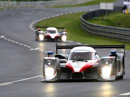 Une plaque avec les noms des vainqueurs. Top 10 Des Pilotes Des 24 Heures Du Mans Philippe Lague