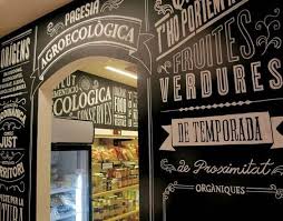 Petits Paradis Un Mur Ardoise Dans La Cuisine Typography Lettering Lettering Design
