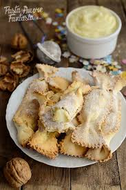 Nel mio blog non poteva mancare di certo la versione delle chiacchiere ripiene di confettura alle ciliegie o con la golosissima. Chiacchiere Ripiene Al Forno Con Crema E Noci Per La Ricerca Life Ricette Biscotti Italiani Dolci Carnevaleschi