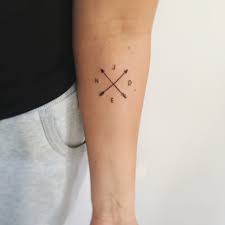 Crossed Arrows With The First Letter Of Everyones Name In The Family Arrow Arrowtattoo Family Familytat Family Tattoos Crossed Arrow Tattoos Tattoos Family