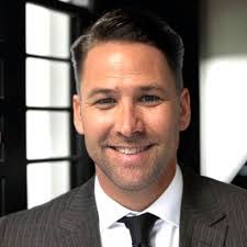 Kelly Pabst's Instagram, Twitter & Facebook