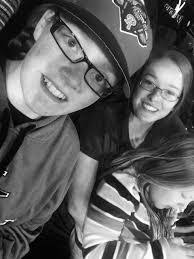 Sarah Stogsdill's Instagram, Twitter & Facebook