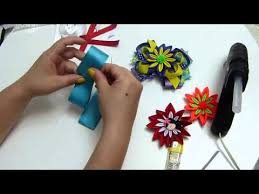 Lindas Flores En Cinta Delgada Para Decorar Centros De Lazos Monos Para El Cabello Kanzashi Tutorial Artesanias De Flores Arcos De Pelo De Ninas