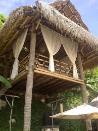 Best Uluwatu Hotels That Perfect Your Trip Finns Beach Club Uluwatu Bali Building A Treehouse Tree House Diy Bamboo House Design