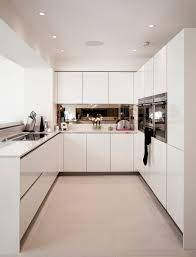 Kuche u form klein weiss dunkle bodenfliesen tc kitchen in. Kuche In U Form Planen 50 Moderne Kuchenideen Und Beispiele