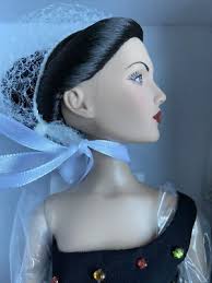 Glamorous #75 16" NRFB Doll 2013 Tonner Ltd 300 Theatre De La Mode Gina for  sale online