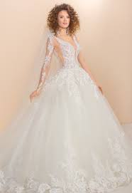 Ces robes de mariée à rabais sont prêtes pour le grand jour! Robe De Mariee Agora 20 02 Strass Swarovski Princesse A Toulon