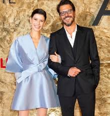Among the many trending shows adapted from novels, is the turkish series 'the gift'. Beren Saat Mehmet Gunsur Netflix Turkish Series The Gift Atiye Turkish Actors Gala Events Beautiful Celebrities