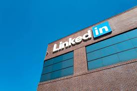 LinkedIn debuts LinkedIn Live, a new live video broadcast service ...