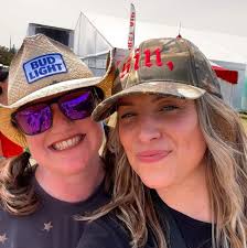 Inverness County!!! 📣 🎉 @itstracyhun and @yourgirlmartina will be joined  by everyone's favourite dance rock band @apandthegiants for The Sunset  Series 🌅