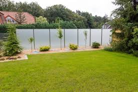 Satiniertes Glas Fur Den Glaszaun Sichtschutz Garten Glaszaun Garten