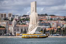 In lissabon wird kultur groß geschrieben und so bleibt es nicht aus, dass die stadt zahlreiche theater anzubieten hat. Hop On Hop Off Tour Durch Lissabon Im Gelben Boot 2021 Tiefpreisgarantie