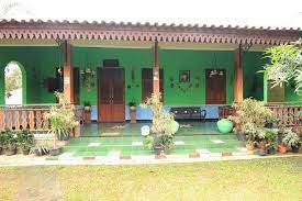 Di bilangan rumah susun boing yang berlokasi di kemayoran, jakarta pusat terdapat sebuah rumah makan yang dapat di rekomendasikan, namanya soto betawi hj. Arsitektur Eropa Di Rumah Tradisional Betawi Indonesia Kaya