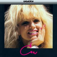 Csepregi Éva (Eva Sun) and the Newton Family