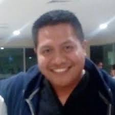 Roberto Escobedo, Médico Internista en Metepec