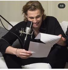 Get in touch with luke hemmings (@lukeyhemmings5sos) — 7581 answers, 325713 likes. Irwintasty Tumblr Blog Tumgir