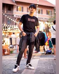 He plans to tear it down and build an enormous new home. Drake House Philippines On Twitter Drake S Ig Update 01 01 2021 New Year New Shoes Loving This Fresh Outfit For The New Year Drake Laedeke Drakehouse Fc Drake Laedeke Wearedrakers Drakehouse Fc Drakehouseph Https T Co F5imc7lf4y