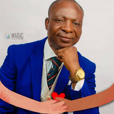 HOW BISHOP OYEDEPO RECIVED CAR KEYS AS A GIFT EVERYDAY UNTIL HE SAW 700  HUNDRED CARS IN HIS GARAGE BY APOSTLE JONATHAN SHEKWONYA One time, Bishop  Oyedepo went to meet Idahosa with