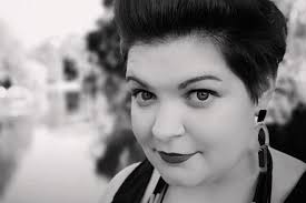 Wie is Claire Barnett-Jones?