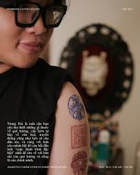 Since Trà decided to become "a seal engraving artist", she has met many  young people who love traditional culture. Trung Hải is one of them, he is  very proud of his country's