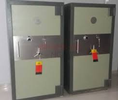 Brankas atau yang biasa disebut juga lemari besi, memiliki fungsi tahan api dan awet terhadap bantingan keras sehingga dicap sebagai tempat penyimpanan terbaik di rumah. Jual Brankas Lemari Besi Di Pekalongan Brankasonline Com