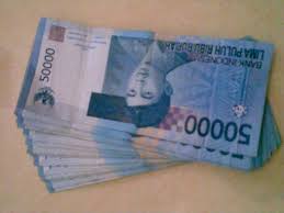 Tulang belakang anda akan mendapatkan keuntungan dari hal ini karena akan mengurangi tegangan pada bagian leher, dan posisi tidur pun lebih tegak. 76 Gambar Duit Di Lantai Paling Bagus Gambar Pixabay