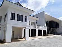 French president emmanuel macron on wednesday inaugurated the mike adenuga alliance française centre in ikoyi, nan reports. Alliance Francaise De Lagos Wikipedia