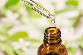 She recommends products that contain citrus oils, rosemary oil, castor oil, jojoba oil, shea, and thyme. 3 Best Heat Protectant Oils For Natural Hair In 2020 All Things Hair