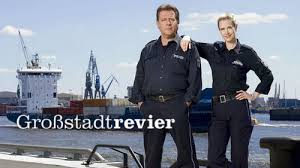 Diese episodenliste enthält alle episoden der deutschen fernsehserie großstadtrevier, sortiert nach der deutschen erstausstrahlung. Grossstadtrevier Tv Fanart Fanart Tv