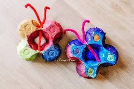 L'oeuf est un ingrédient de base en pâtisserie. Une Chenille Et Un Papillon Avec Des Boites A Oeufs Le Carnet D Emma