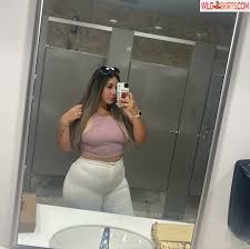 5 hot photos by mariferxoxo (known as @mariferxoxo)