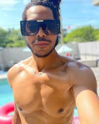 Todd Mayes's Instagram, Twitter & Facebook