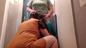 セックスと宅配便で商品の配達のために支払われた2人の女の子 - Lesbian_illusion - Pornhub.com