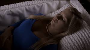 Последние твиты от the casket girls (@casketgirls). Pretty Little Liars Fashion Recap Cleavage In A Casket Fashionista