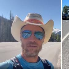 Alberta Man Finished The Fastest Run Across Canada & Did It Wearing A  Cowboy Hat (PHOTOS)