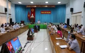Theo đó, an giang tạm dừng các hoạt động hội nghị, họp, các sự kiện tập trung trên 20 người trong 1 phòng. Bavrqkshmvwjnm
